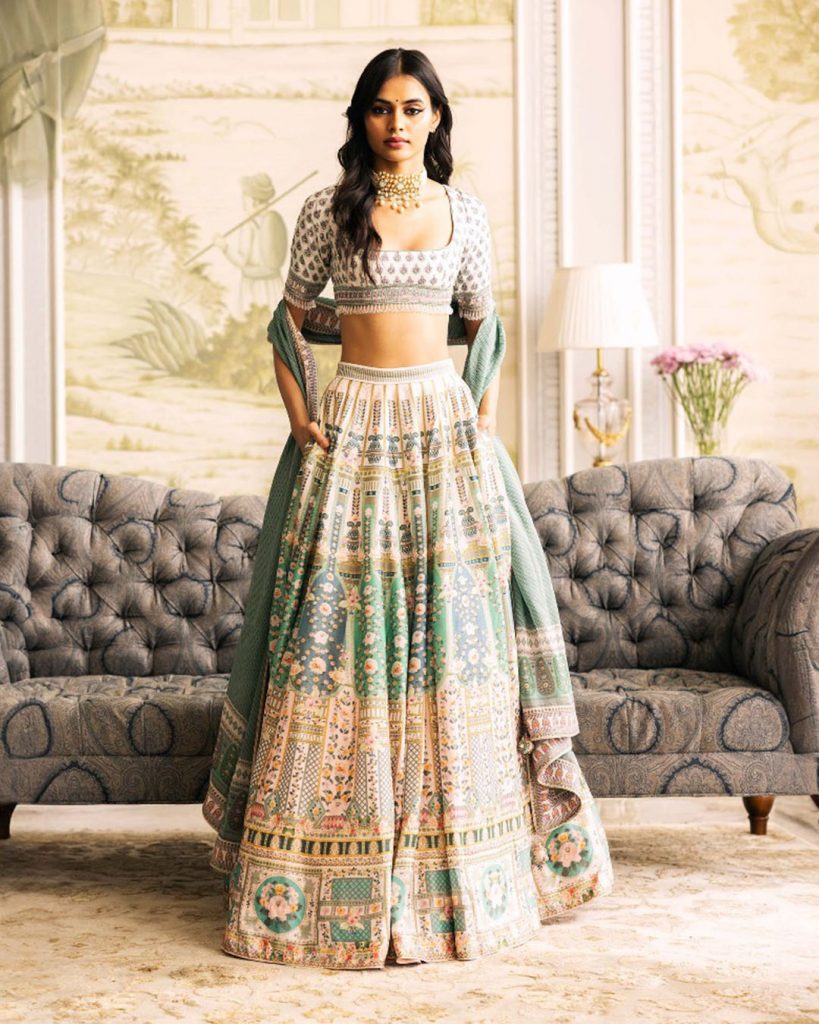 Crepe Silk Mehendi Sangeet Lehenga in Pink and Majenta with Mirror work |  Lehenga, Pakistani mehndi dress, Lehenga choli