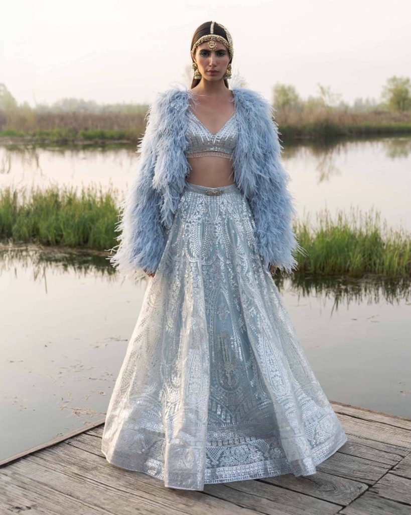 feather accent lehenga