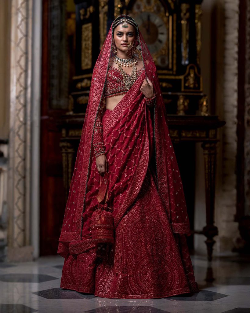 dupatta draping style for lehengas